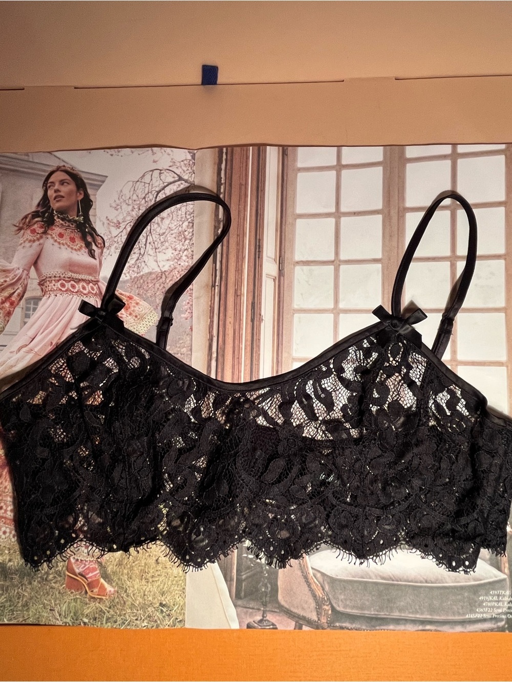 FOR LOVE OF LEMONS / Black Lace Bralette with Delicate Straps size M 🎩🎩